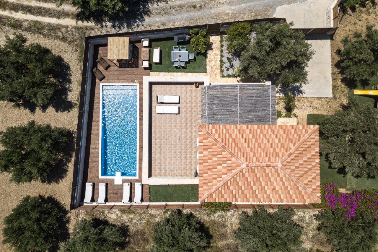 Villa Vera - With Private Heated Pool & Jacuzzi Pangalochori Extérieur photo