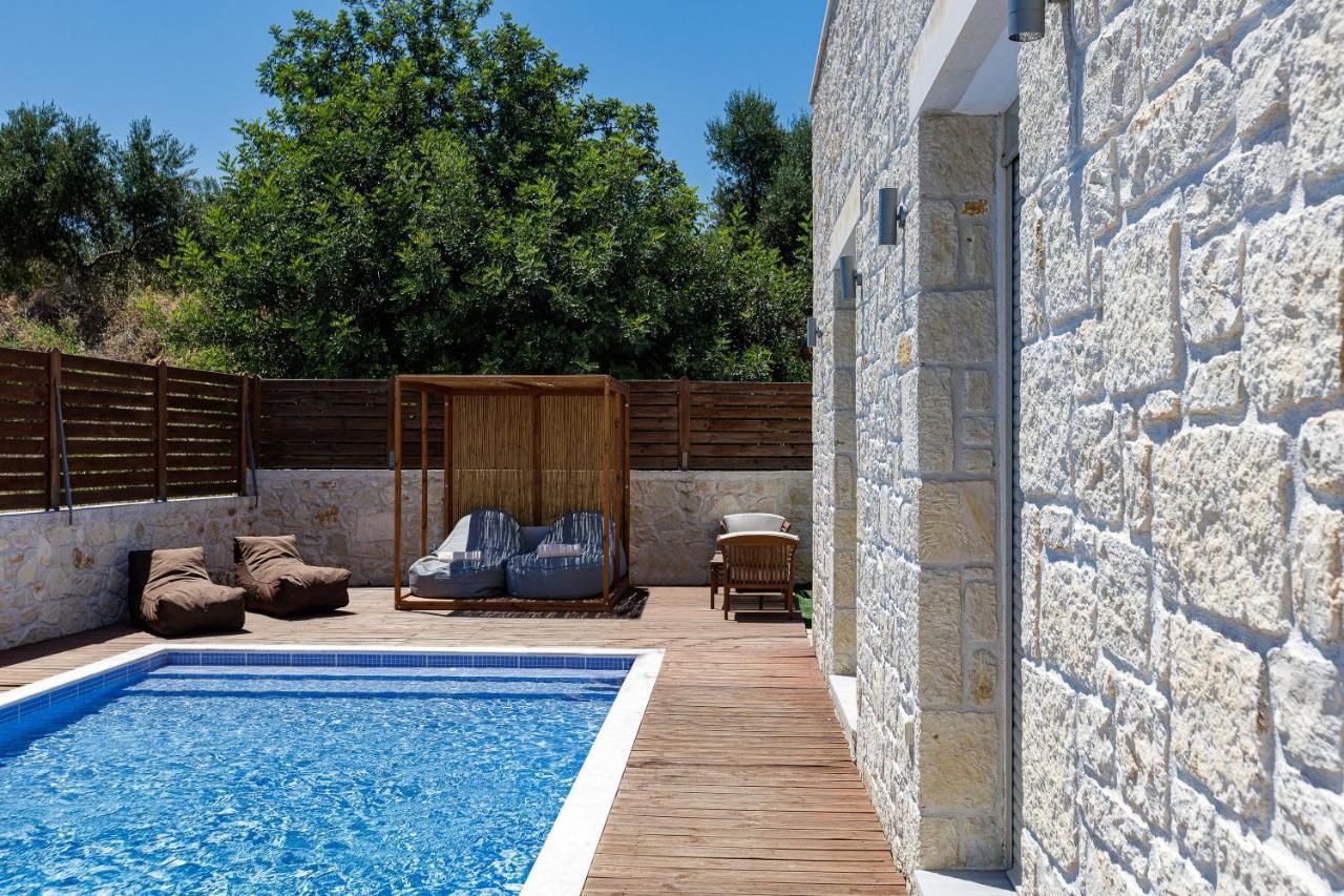 Villa Vera - With Private Heated Pool & Jacuzzi Pangalochori Extérieur photo
