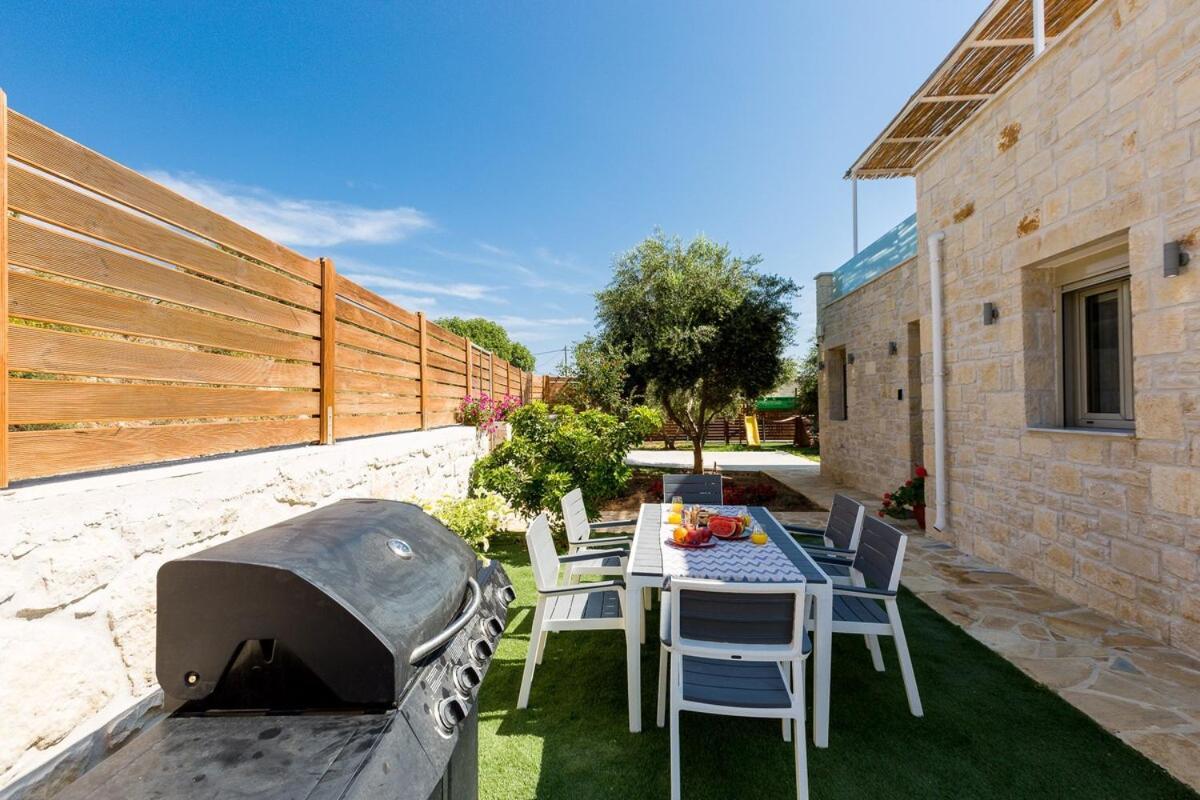 Villa Vera - With Private Heated Pool & Jacuzzi Pangalochori Extérieur photo