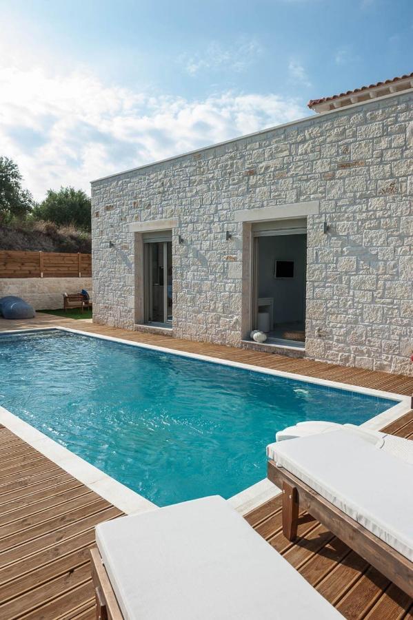 Villa Vera - With Private Heated Pool & Jacuzzi Pangalochori Extérieur photo