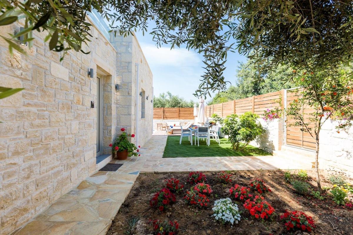 Villa Vera - With Private Heated Pool & Jacuzzi Pangalochori Extérieur photo