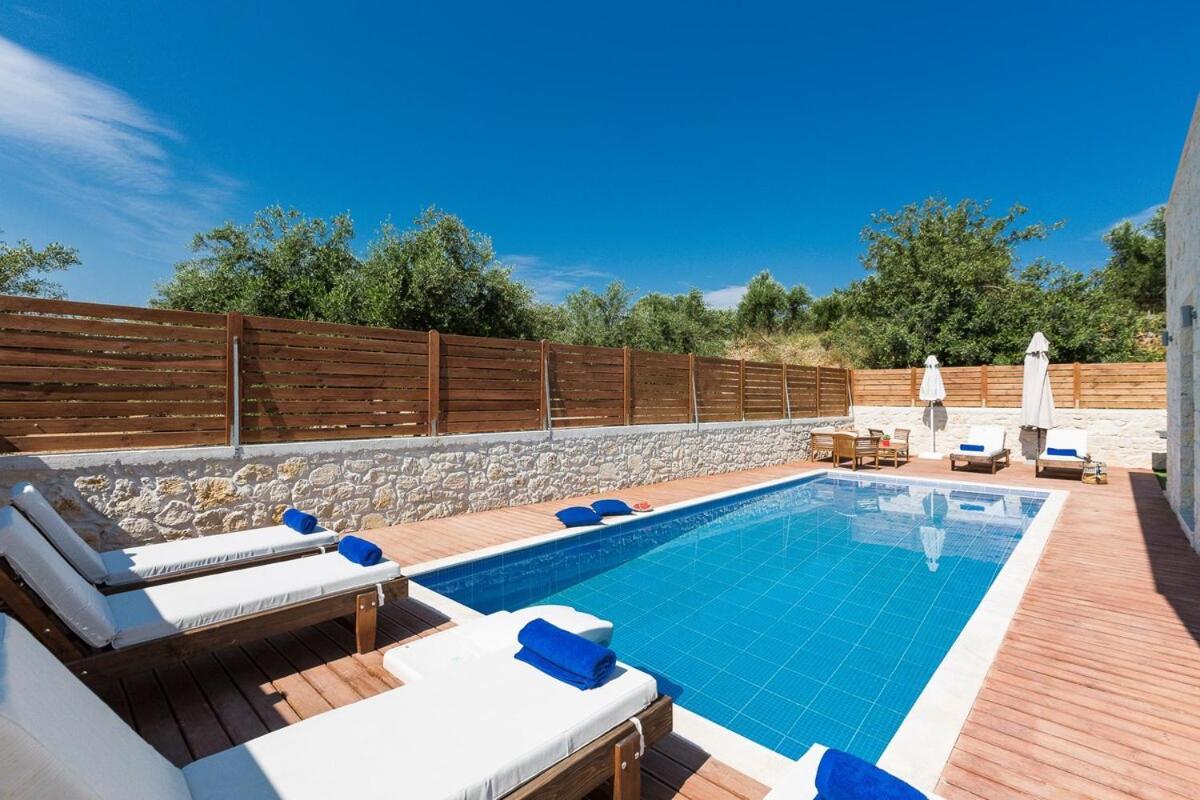 Villa Vera - With Private Heated Pool & Jacuzzi Pangalochori Extérieur photo